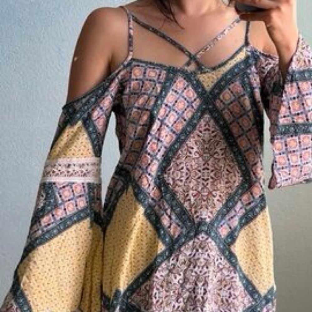 Off the shoulder thin strap dress w/lace detail bell sleeves vintage/hippy style